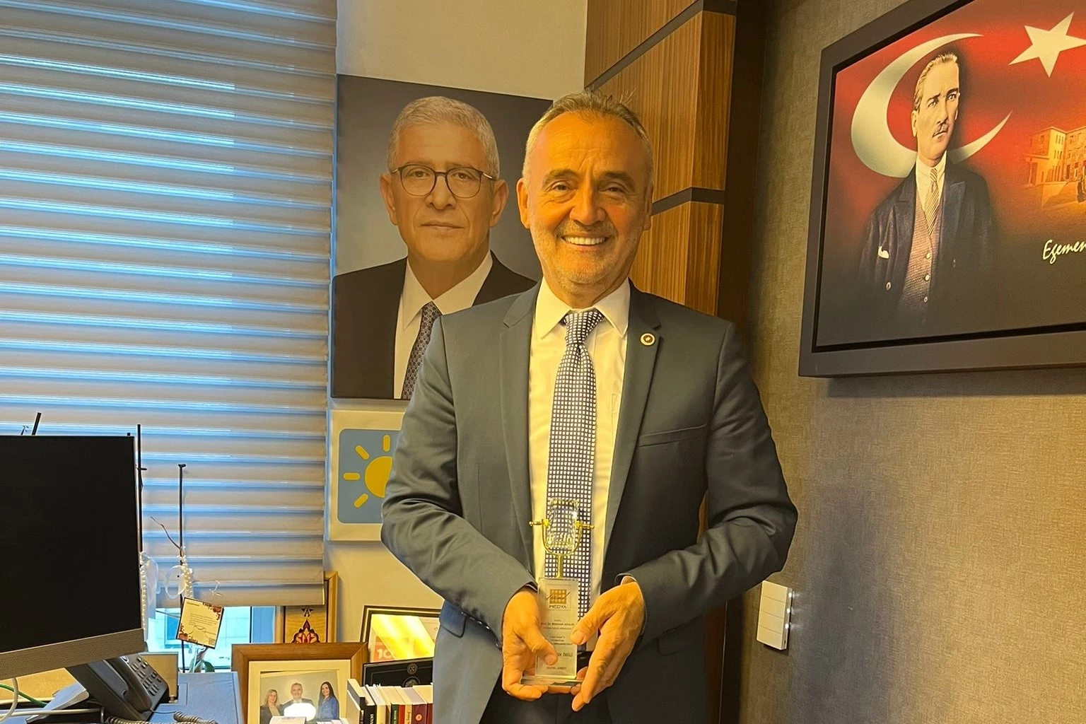 İYİ Parti’nin Ağustos ayında en başarılı milletvekili Prof. Dr. Mehmet Akalın seçildi