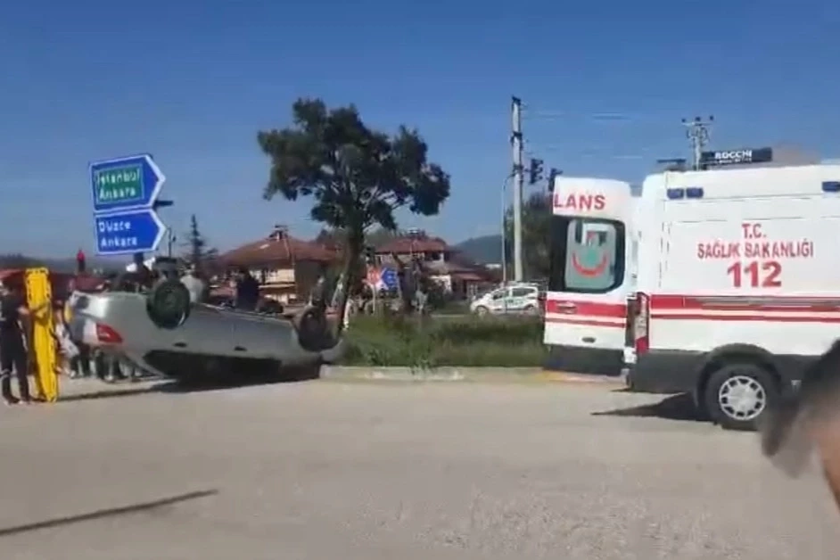 Düzce’de ışık ihlali kazaya neden oldu