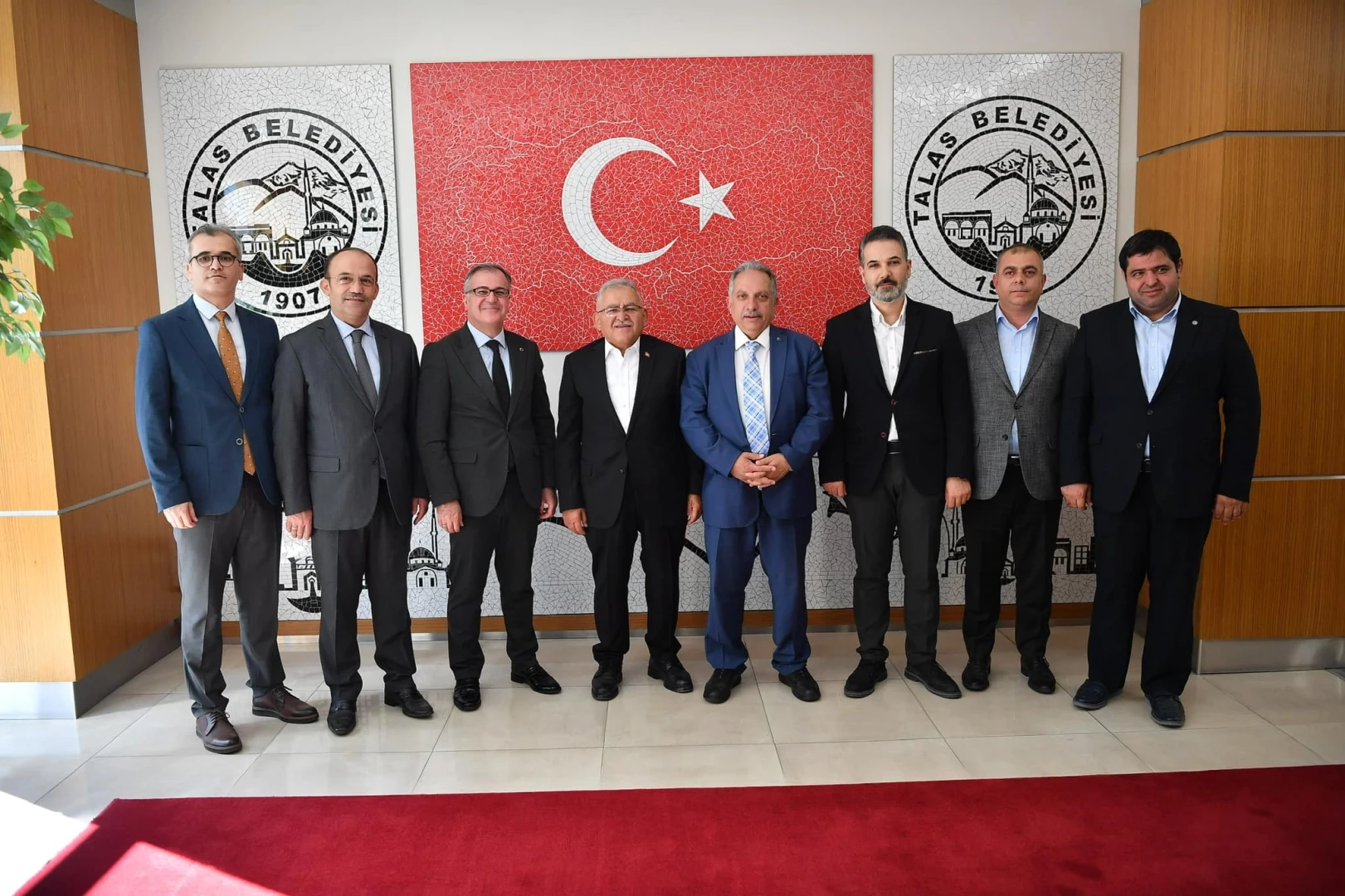 Başkan Büyükkılıç’tan Talas Belediye Başkanı Yalçın’a ziyaret