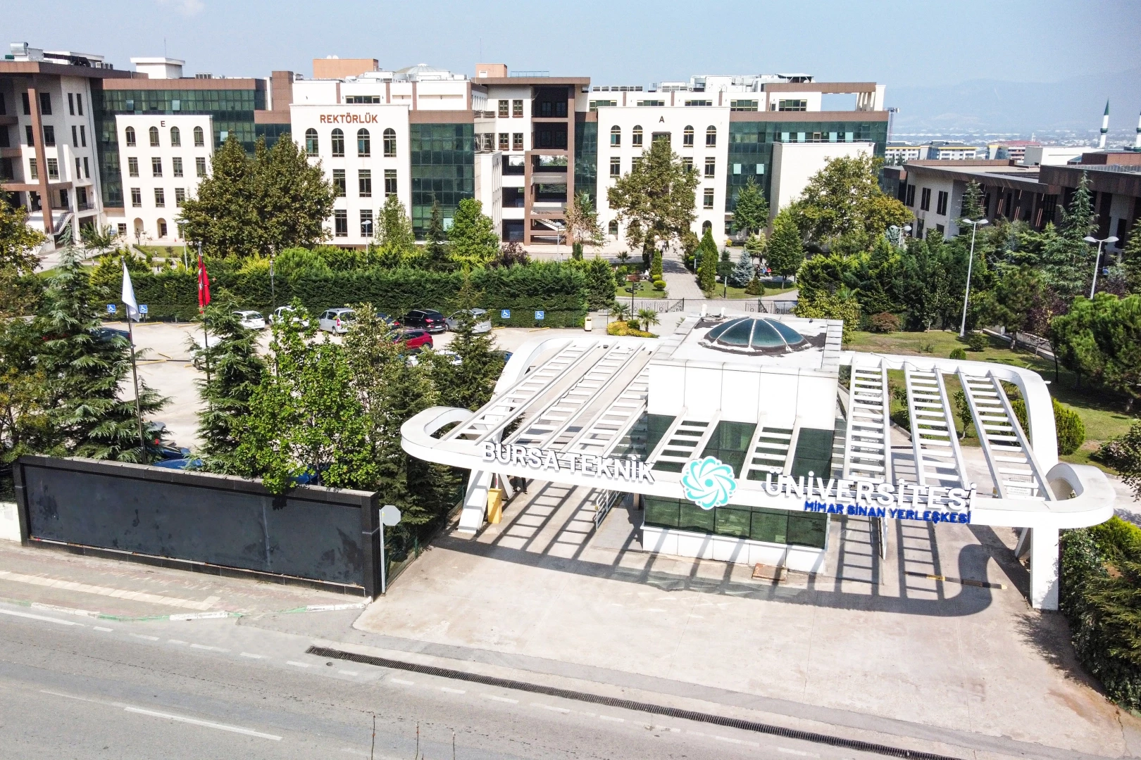 Dünya’nın en iyi akademisyenleri sıralamasında 7 BTÜ’lü